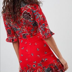 Parisian floral tea dress - petite - ASOS